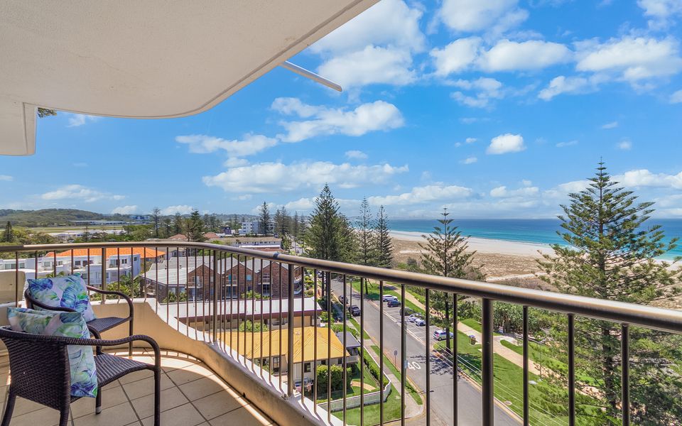 Porta Pacifique 25 – Renovated Bilinga Beachfront – Min. 3 Night Stays