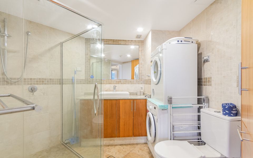 Porta Pacifique 25 – Renovated Bilinga Beachfront – Min. 3 Night Stays