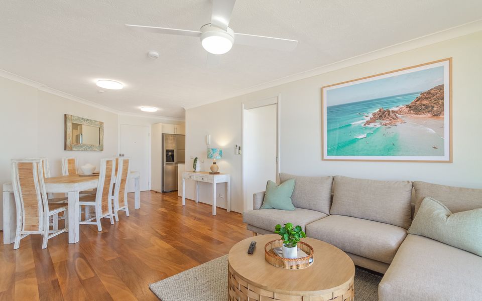 Porta Pacifique 25 – Renovated Bilinga Beachfront – Min. 3 Night Stays