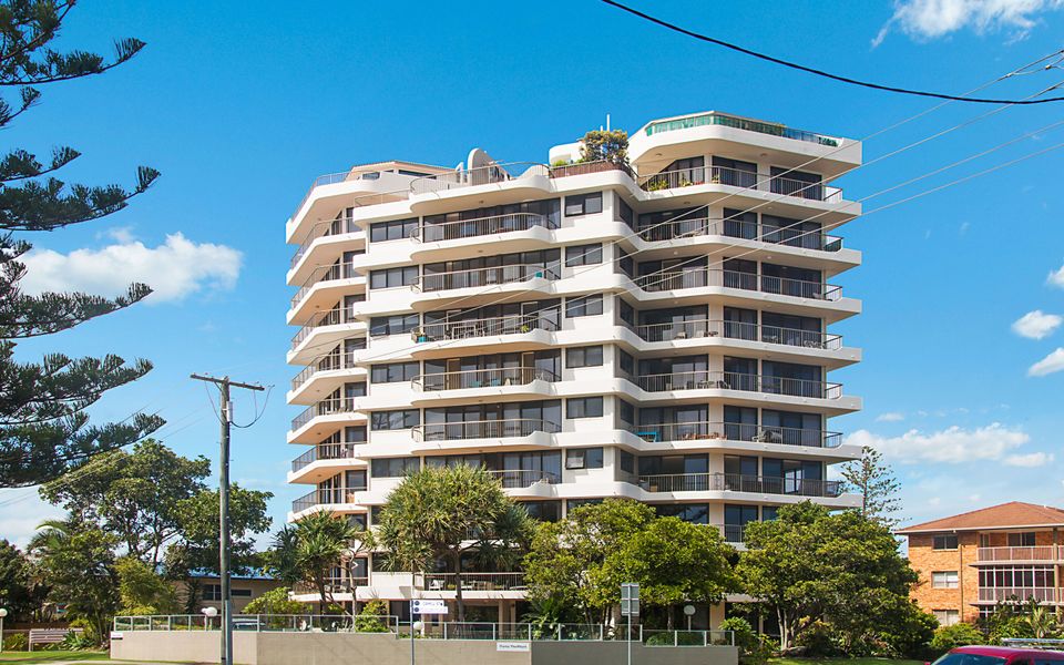 Porta Pacifique 25 – Renovated Bilinga Beachfront – Min. 3 Night Stays