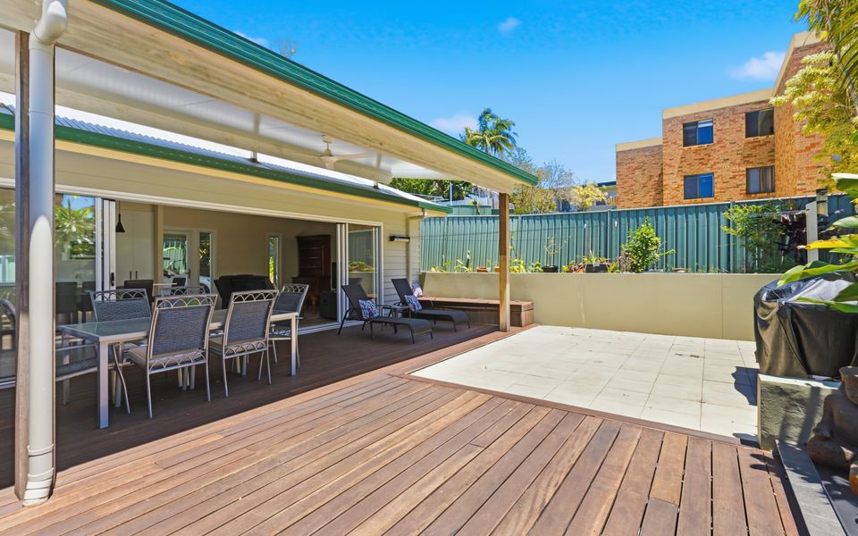 The Queenslander – Pet Friendly Home in Coolangatta – Min. 3 Night Stays!