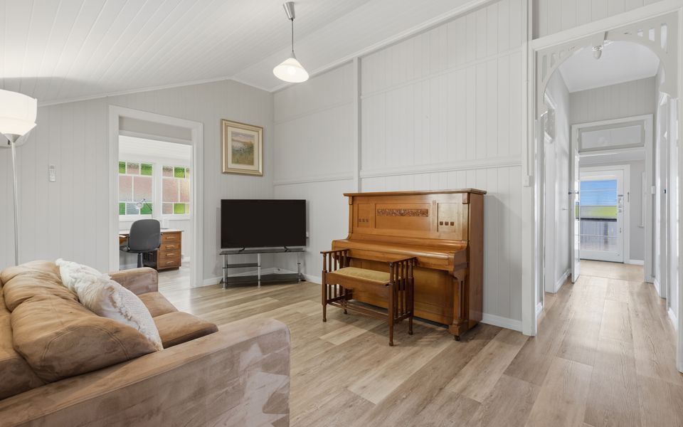 The Queenslander – Pet Friendly Home in Coolangatta – Min. 3 Night Stays!