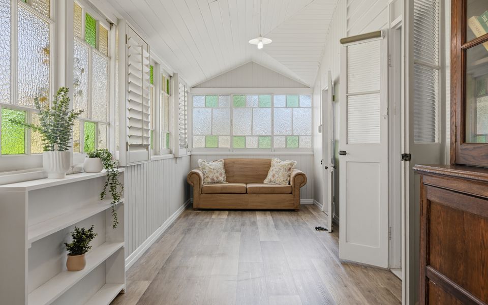 The Queenslander – Pet Friendly Home in Coolangatta – Min. 3 Night Stays!