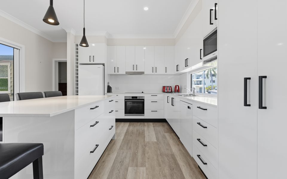 The Queenslander – Pet Friendly Home in Coolangatta – Min. 3 Night Stays!