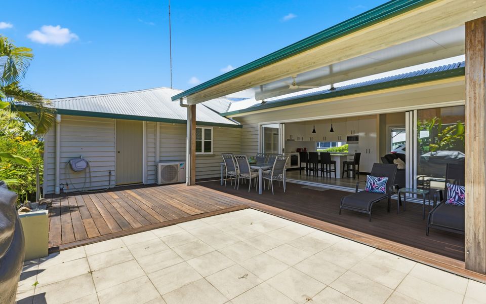 The Queenslander – Pet Friendly Home in Coolangatta – Min. 3 Night Stays!
