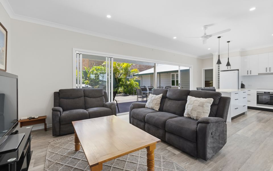 The Queenslander – Pet Friendly Home in Coolangatta – Min. 3 Night Stays!