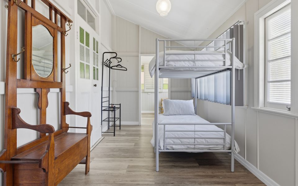 The Queenslander – Pet Friendly Home in Coolangatta – Min. 3 Night Stays!