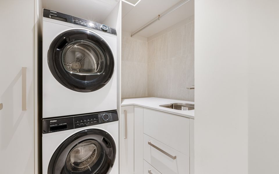 Miles at Kirra Point 302 – Luxury on Kirra Beach – Linen Provided – Min. 3 Night Stays