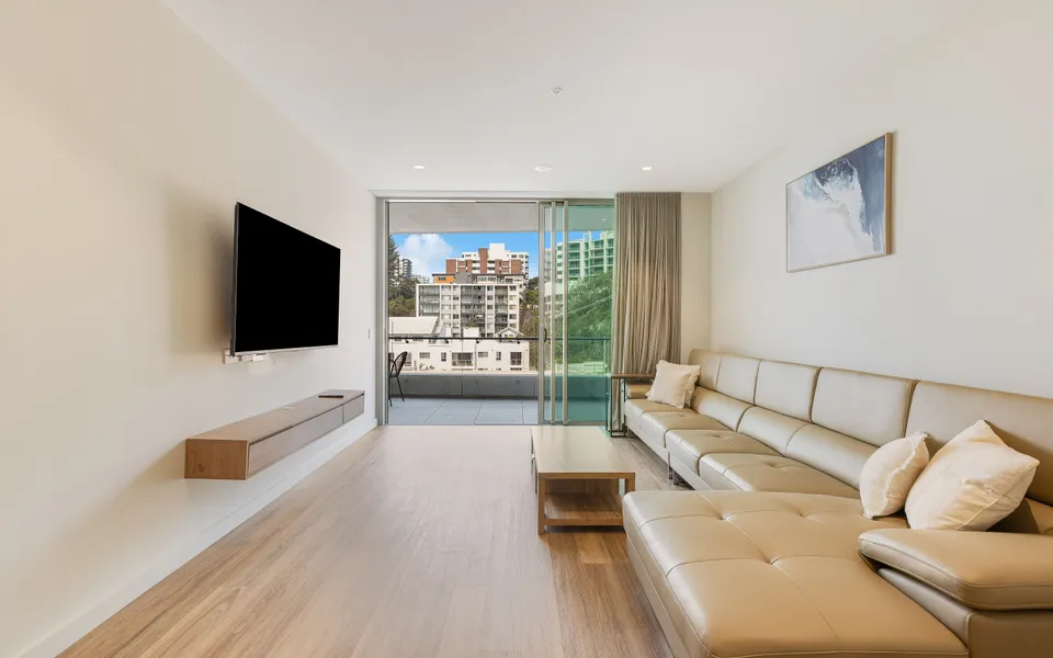 Miles at Kirra Point 302 – Luxury on Kirra Beach – Linen Provided – Min. 3 Night Stays