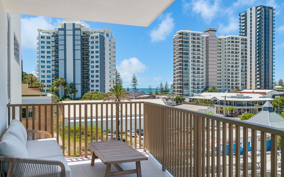 Rhythm 405 – Coolangatta Luxury – Linen Provided – Min. 3 Nights