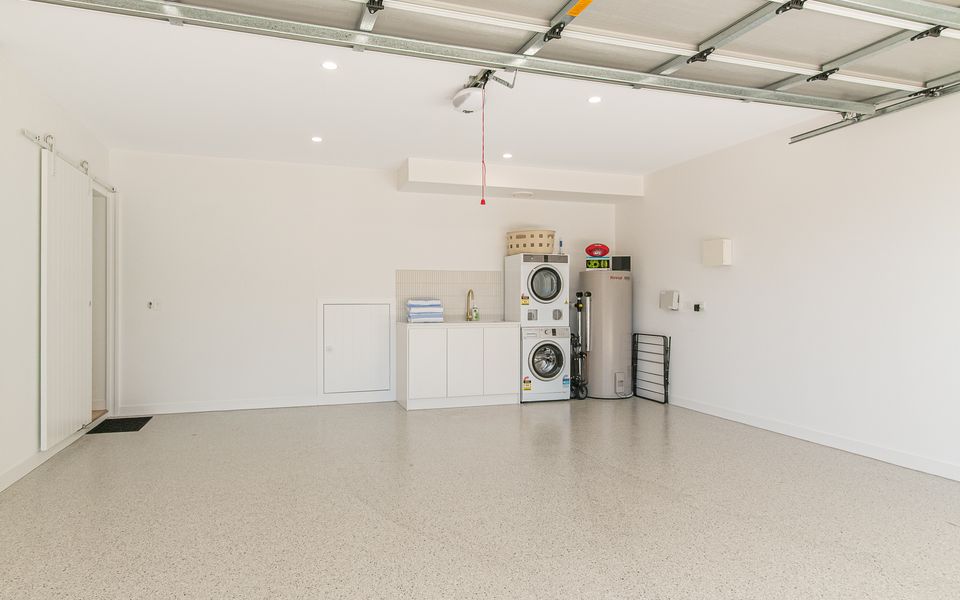 Sage on Simpson – Luxury Kirra Beachside – Min. 3 Night Stays – Linen Provided