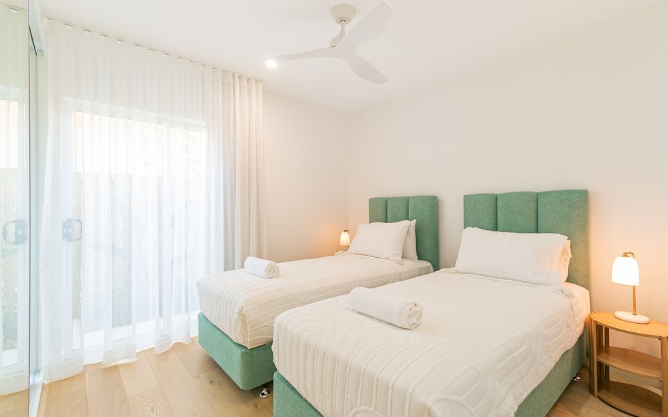 Sage on Simpson – Luxury Kirra Beachside – Min. 3 Night Stays – Linen Provided