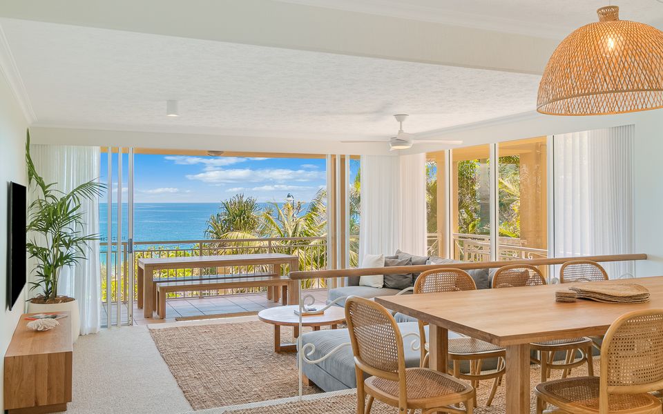 Orion 3 – Beachfront Rainbow Bay / Snapper Rocks/ Coolangatta Luxury – Linen Provided – Min. 3 Night Stays