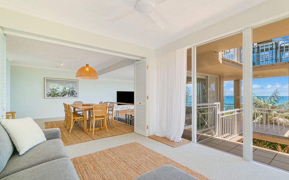 Orion 3 – Beachfront Rainbow Bay / Snapper Rocks/ Coolangatta Luxury – Linen Provided – Min. 3 Night Stays