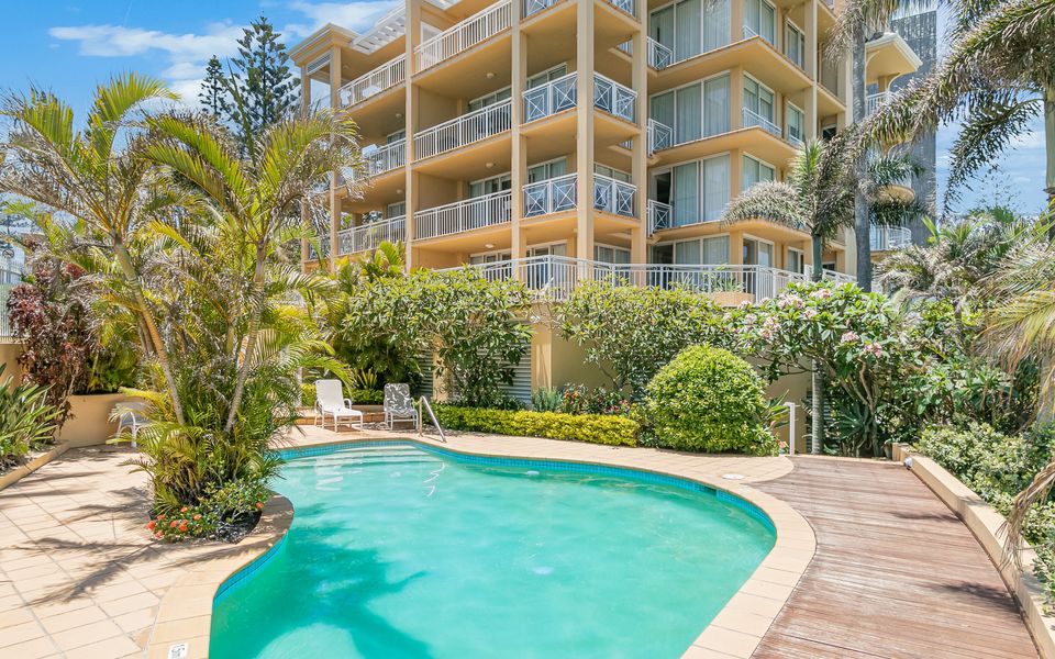 Orion 3 – Beachfront Rainbow Bay / Snapper Rocks/ Coolangatta Luxury – Linen Provided – Min. 3 Night Stays