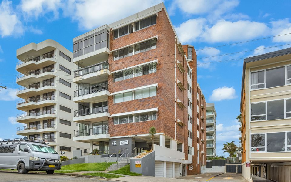 Bel R Vista – Beachfront Kirra / Coolangatta – Linen Provided – Min. 3 Night Stays