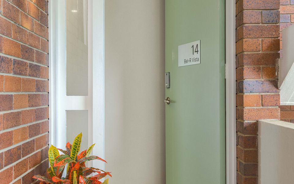 Bel R Vista – Beachfront Kirra / Coolangatta – Linen Provided – Min. 3 Night Stays