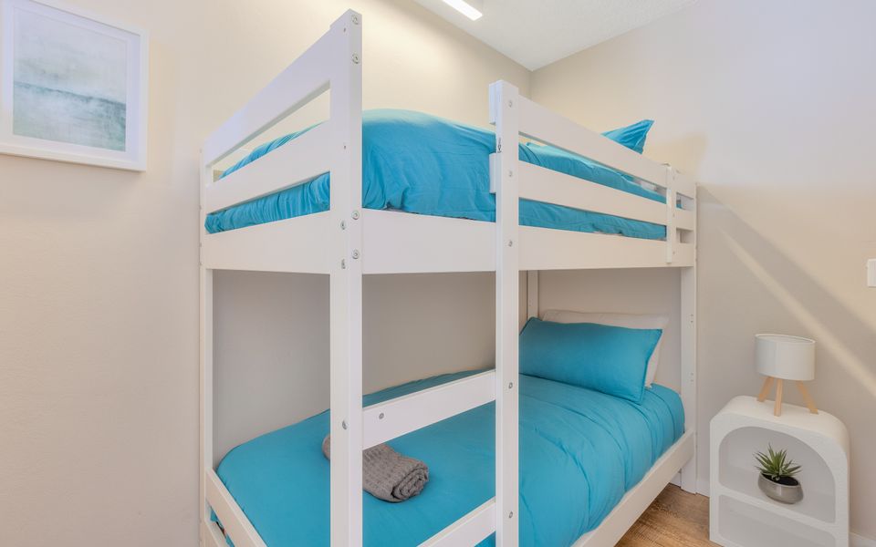 Bel R Vista – Beachfront Kirra / Coolangatta – Linen Provided – Min. 3 Night Stays