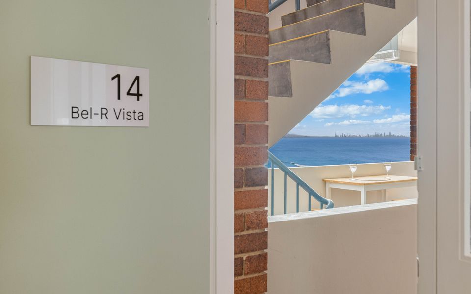 Bel R Vista – Beachfront Kirra / Coolangatta – Linen Provided – Min. 3 Night Stays