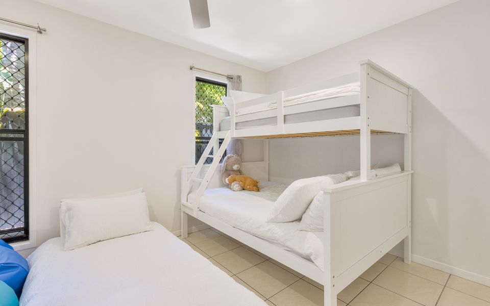 Palmy Villa – Pet Friendly Palm Beach Home with Pool – Min.3 Night Stays – Linen Provided