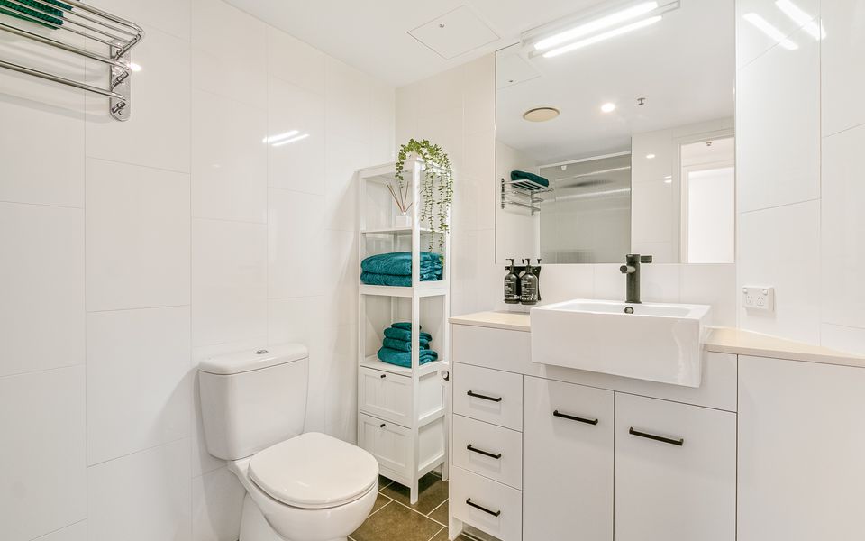 Twin Towns 233 – Central Coolangatta / Tweed Heads – Min. 3 Night Stays – Linen Provided