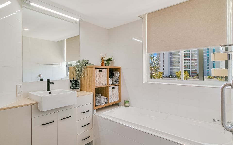 Twin Towns 233 – Central Coolangatta / Tweed Heads – Min. 3 Night Stays – Linen Provided