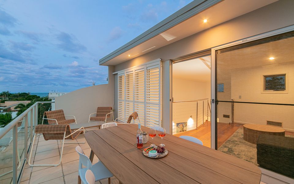 Bayswater 13 – Beachside Tugun Penthouse Apartment – Min. 3 Night Stays – Linen Provided