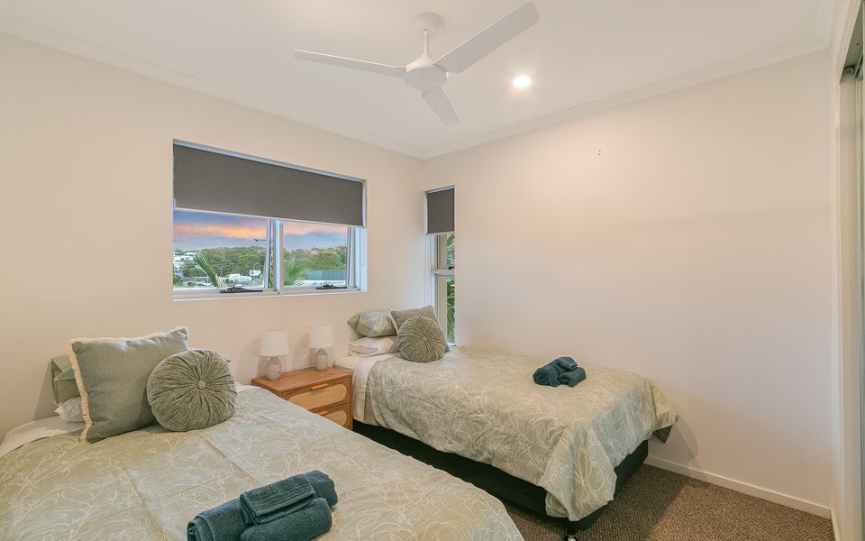 Bayswater 13 – Beachside Tugun Penthouse Apartment – Min. 3 Night Stays – Linen Provided