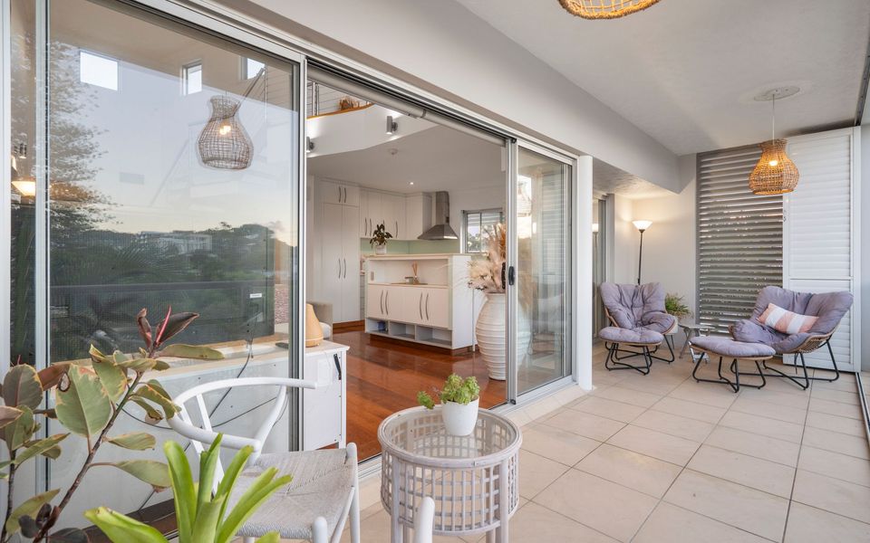 Bayswater 13 – Beachside Tugun Penthouse Apartment – Min. 3 Night Stays – Linen Provided