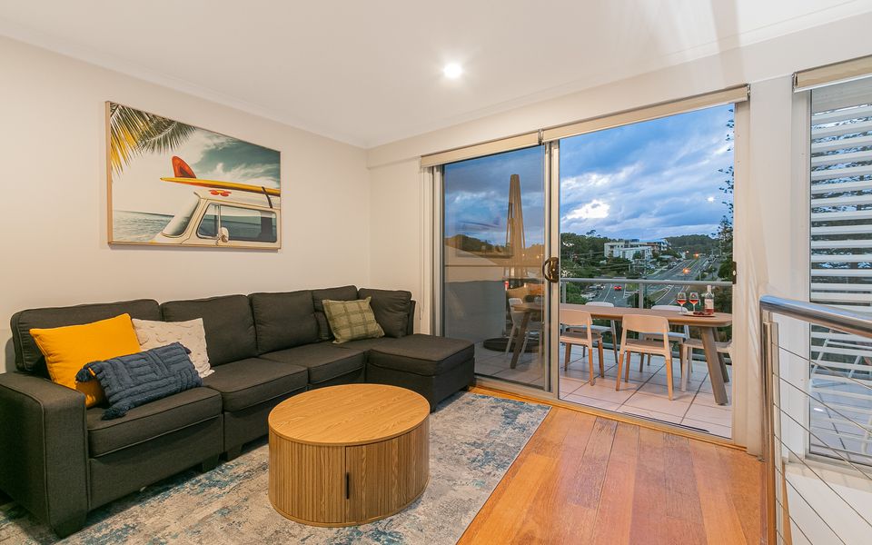 Bayswater 13 – Beachside Tugun Penthouse Apartment – Min. 3 Night Stays – Linen Provided