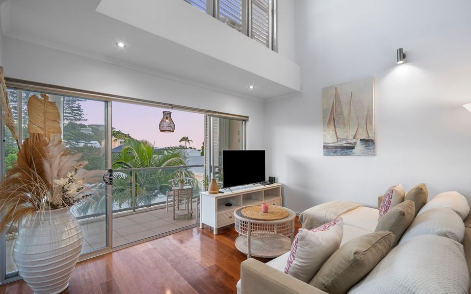 Bayswater 13 – Beachside Tugun Penthouse Apartment – Min. 3 Night Stays – Linen Provided