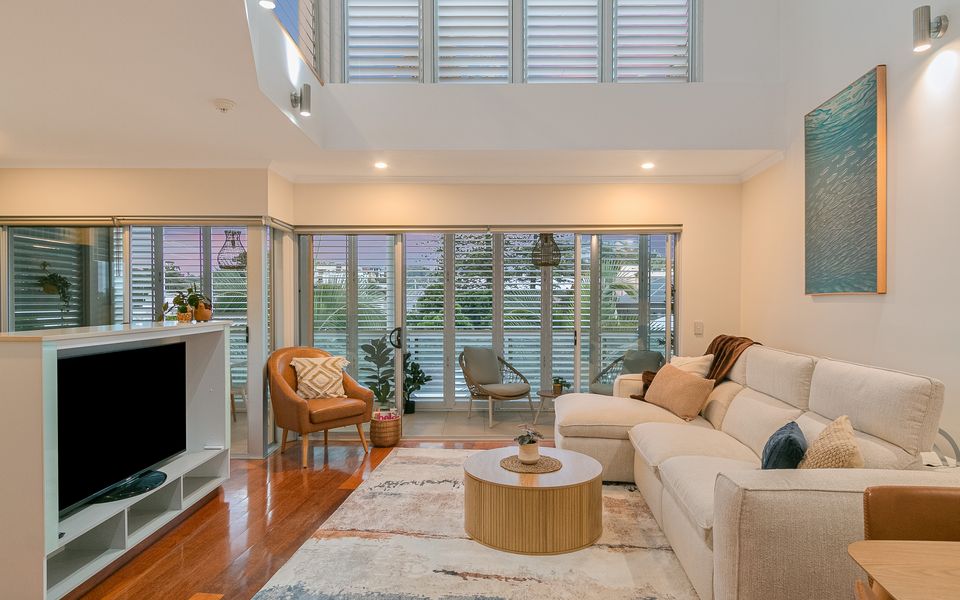 Bayswater 13 – Beachside Tugun Penthouse Apartment – Min. 3 Night Stays – Linen Provided