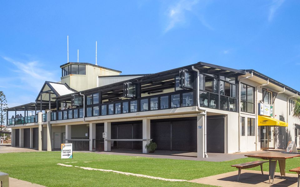 Bayswater 13 – Beachside Tugun Penthouse Apartment – Min. 3 Night Stays – Linen Provided