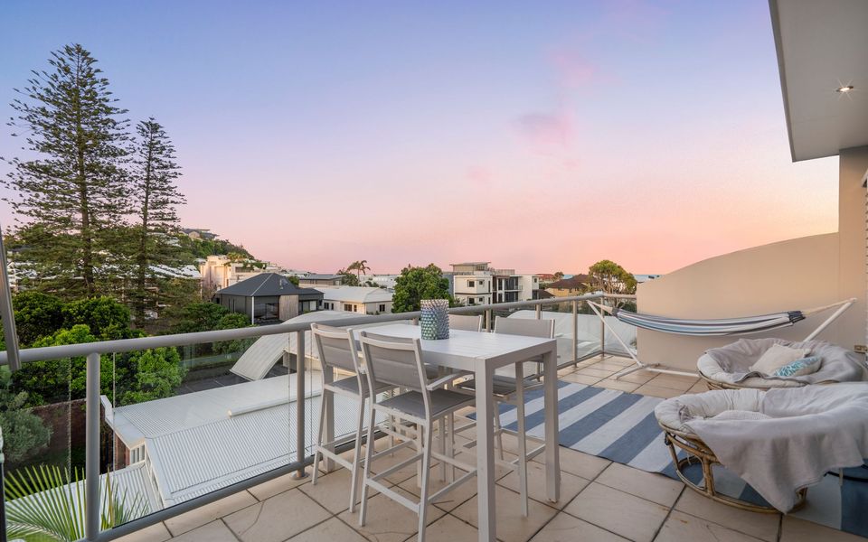 Bayswater 13 – Beachside Tugun Penthouse Apartment – Min. 3 Night Stays – Linen Provided