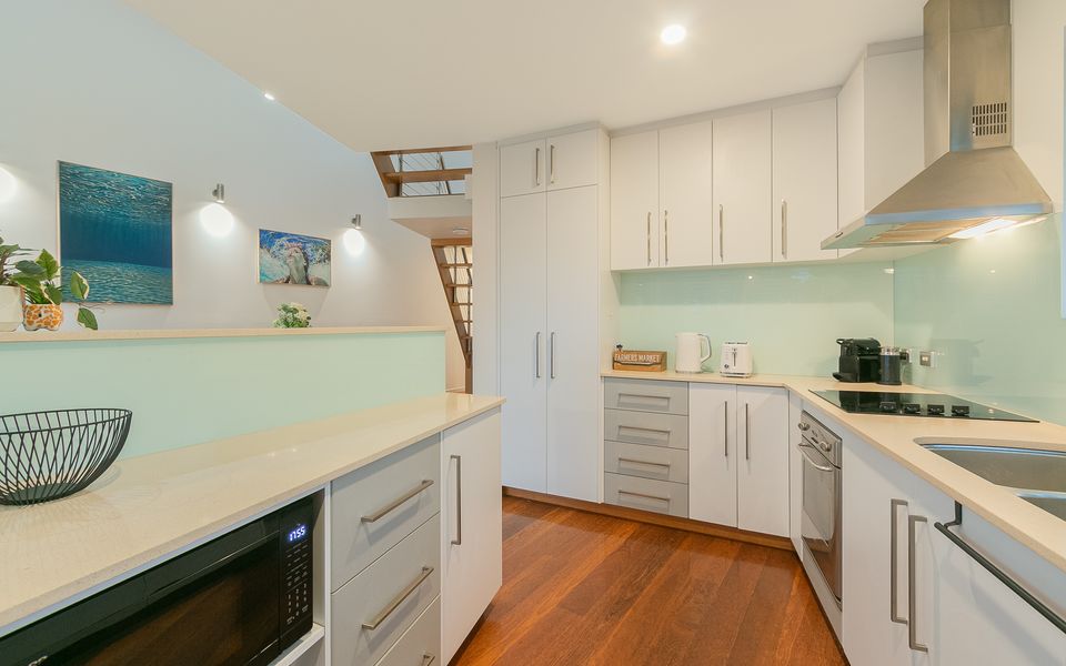 Bayswater 13 – Beachside Tugun Penthouse Apartment – Min. 3 Night Stays – Linen Provided