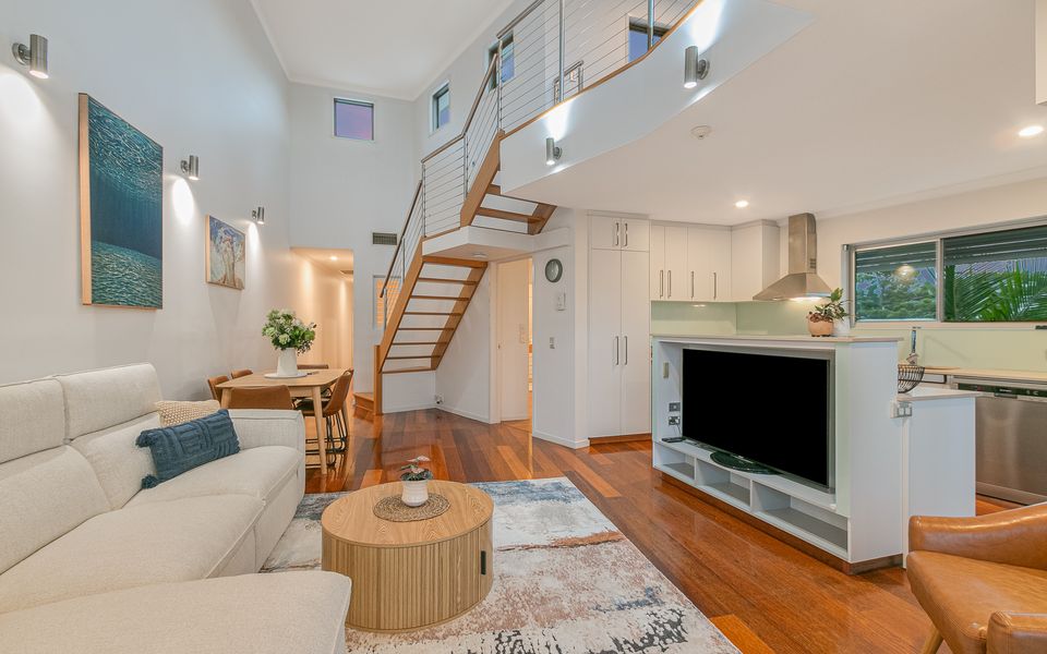 Bayswater 13 – Beachside Tugun Penthouse Apartment – Min. 3 Night Stays – Linen Provided