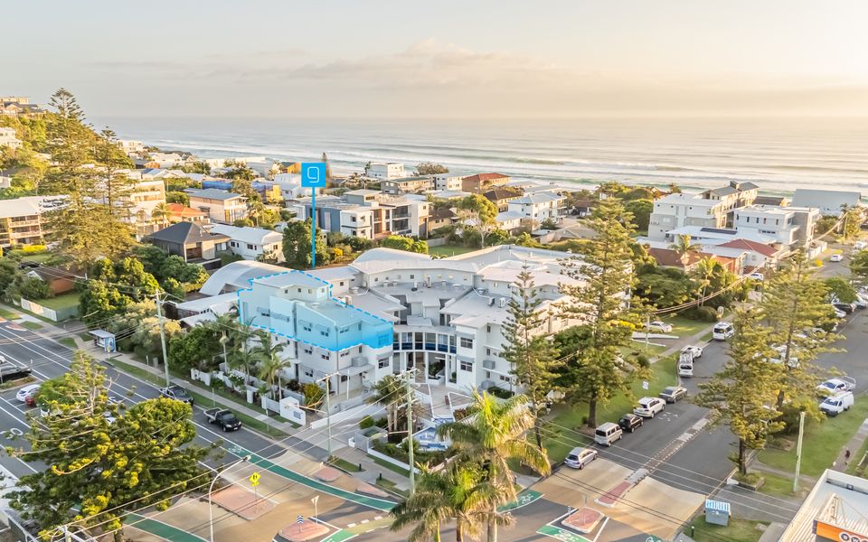 Bayswater 13 – Beachside Tugun Penthouse Apartment – Min. 3 Night Stays – Linen Provided
