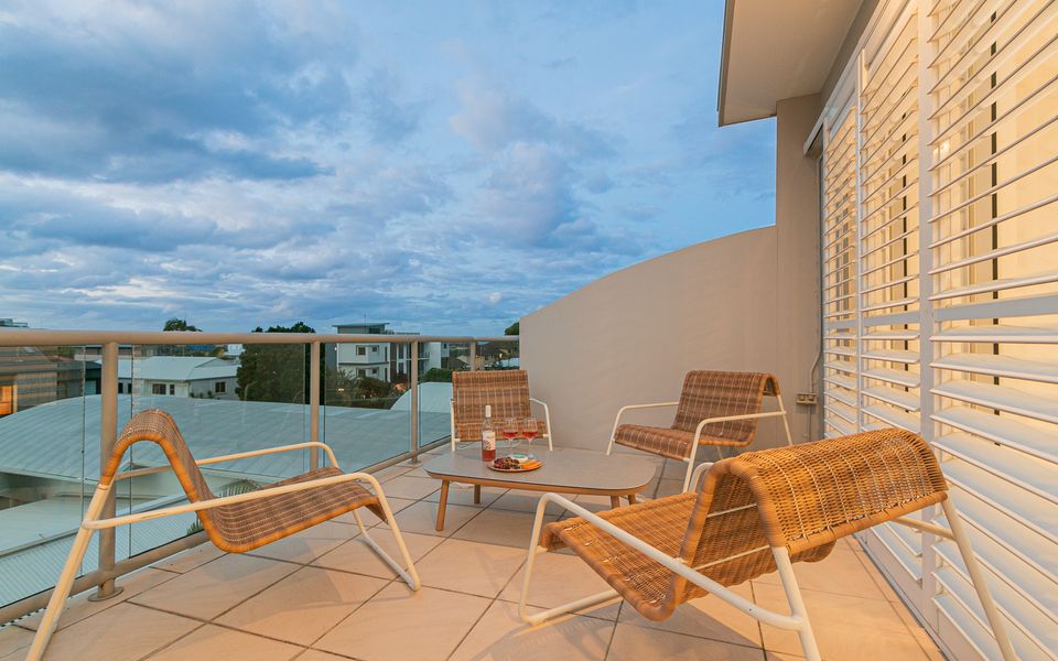 Bayswater 13 – Beachside Tugun Penthouse Apartment – Min. 3 Night Stays – Linen Provided