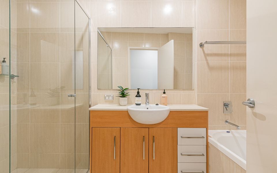 Bayswater 13 – Beachside Tugun Penthouse Apartment – Min. 3 Night Stays – Linen Provided