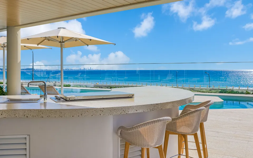 Miles at Kirra Point 604 – Luxury on Kirra Beachfront – Linen Provided – Min. 3 Night Stays