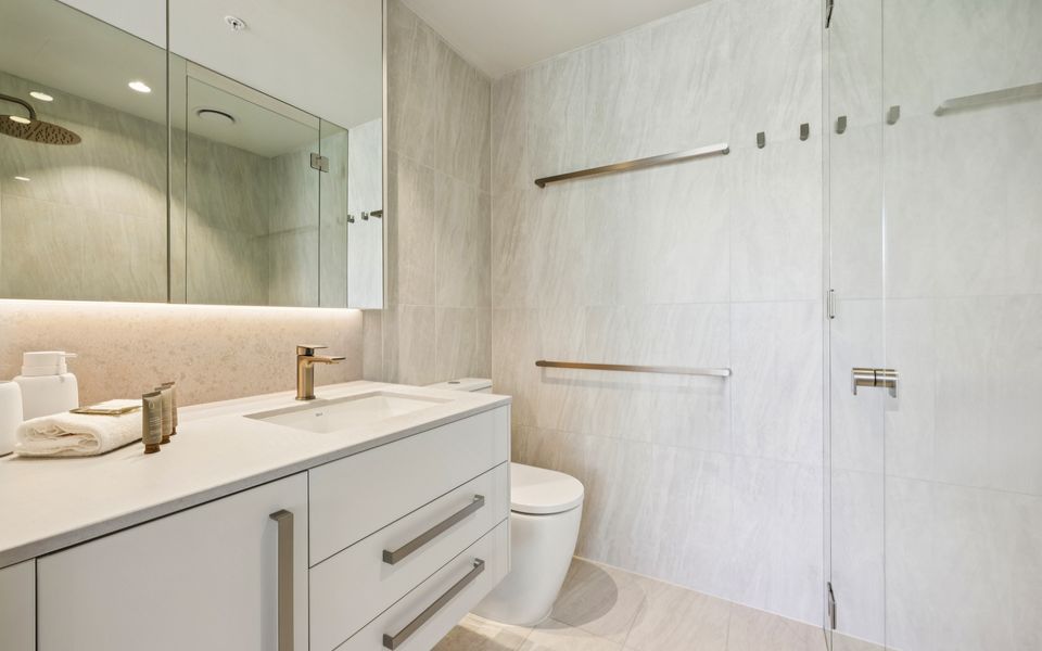 Miles at Kirra Point 604 – Luxury on Kirra Beachfront – Linen Provided – Min. 3 Night Stays