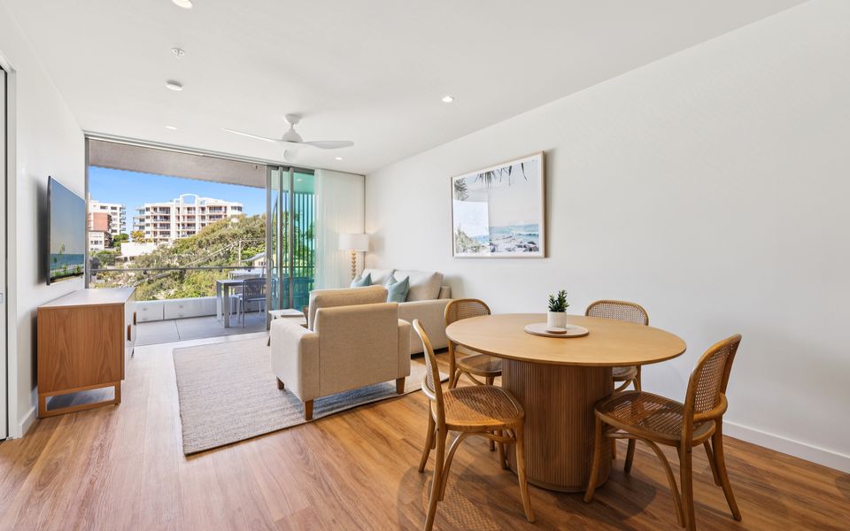 Miles at Kirra Point 604 – Luxury on Kirra Beachfront – Linen Provided – Min. 3 Night Stays