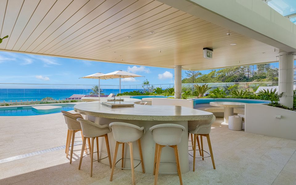 Miles at Kirra Point 604 – Luxury on Kirra Beachfront – Linen Provided – Min. 3 Night Stays