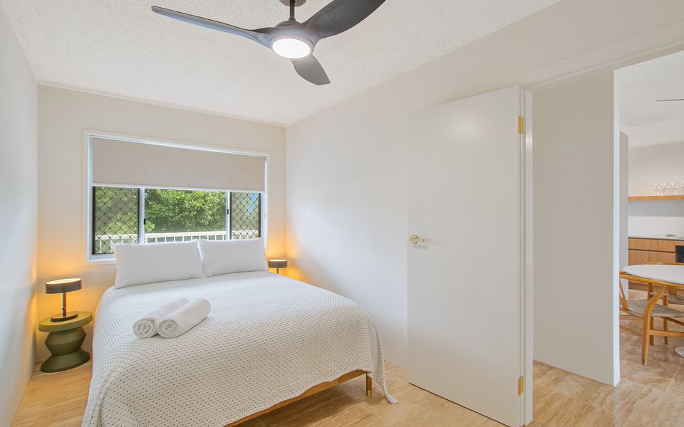 Longbeach 2 – Bilinga Beachfront Luxury – Linen Provided – Min. 3 Night Stays