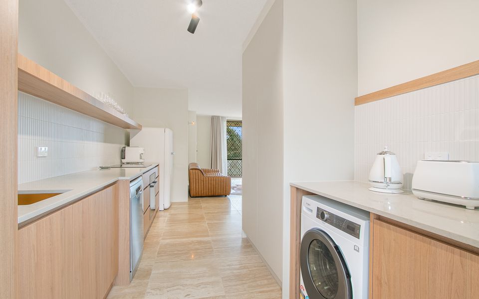 Longbeach 2 – Bilinga Beachfront Luxury – Linen Provided – Min. 3 Night Stays