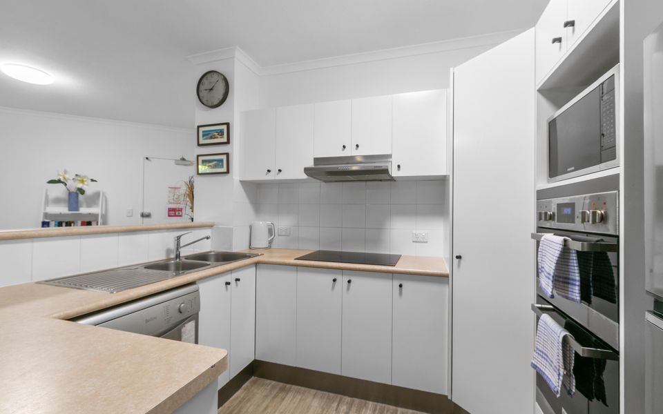 Sanctuary Lake Apartment 25 – Peaceful Beachside Currumbin – Min. 3 Nights – Linen Provided