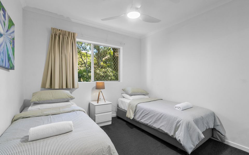 Sanctuary Lake Apartment 25 – Peaceful Beachside Currumbin – Min. 3 Nights – Linen Provided