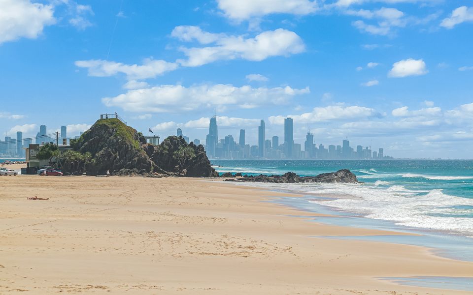 Sanctuary Lake Apartment 25 – Peaceful Beachside Currumbin – Min. 3 Nights – Linen Provided