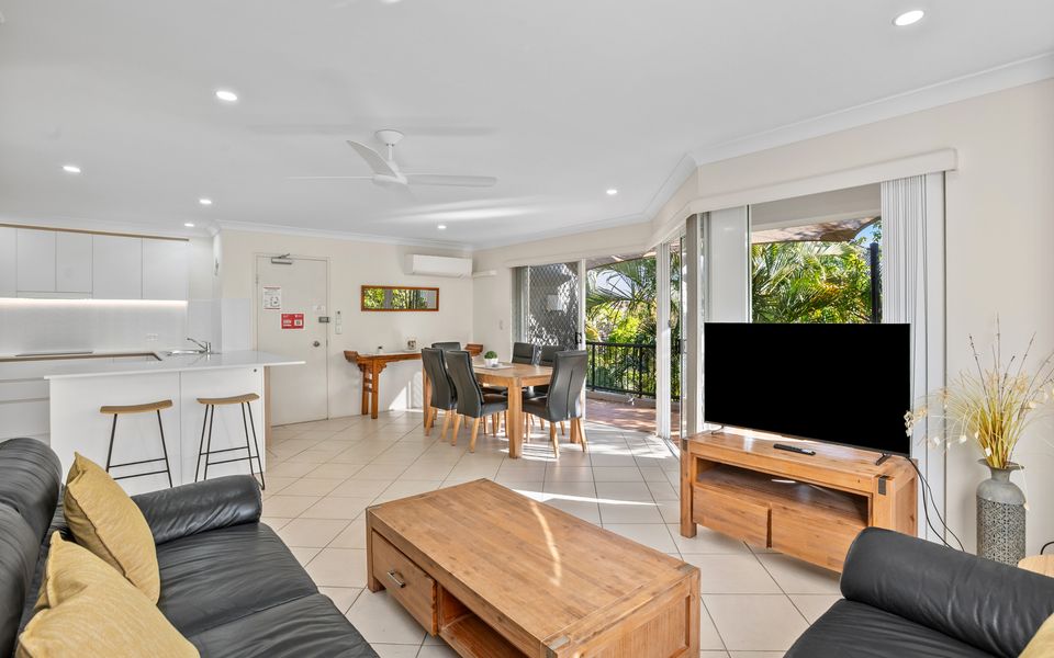 Sanctuary Lake Apartment 67 – Peaceful Beachside Oasis in Currumbin – Min. 3 Night Stays – Linen Provided