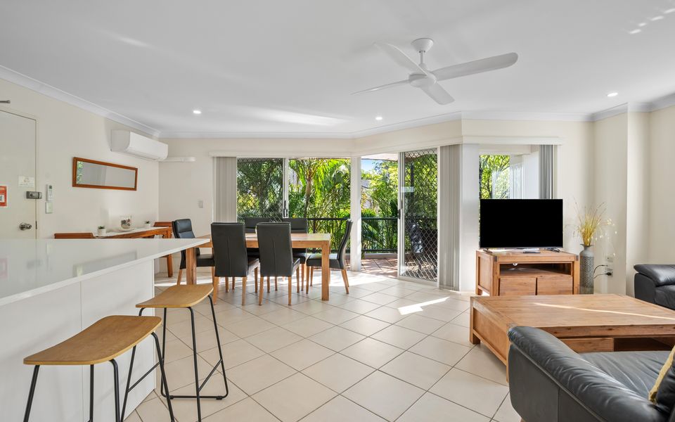 Sanctuary Lake Apartment 67 – Peaceful Beachside Oasis in Currumbin – Min. 3 Night Stays – Linen Provided